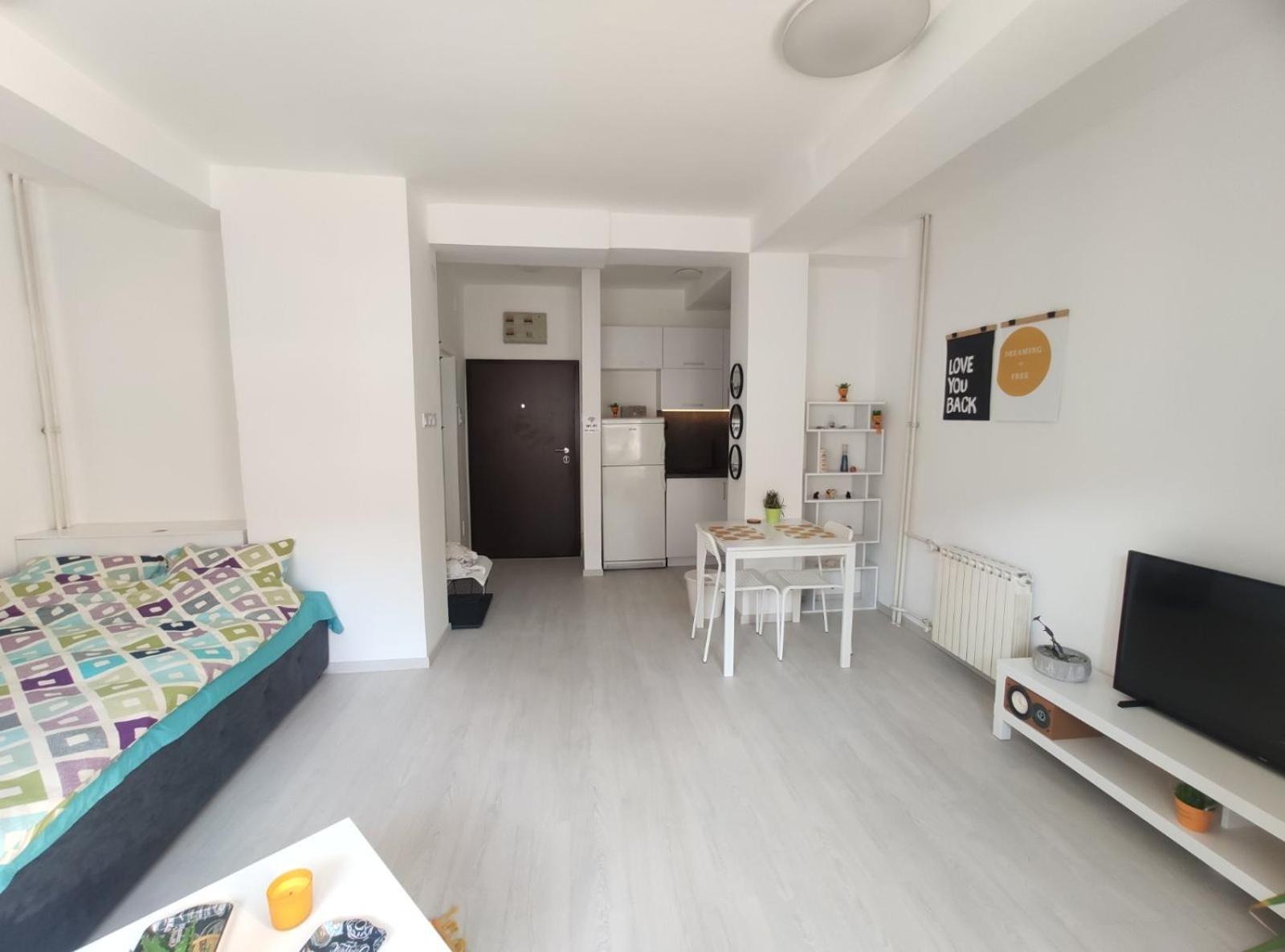 City Center White Apartment! Скопие Екстериор снимка