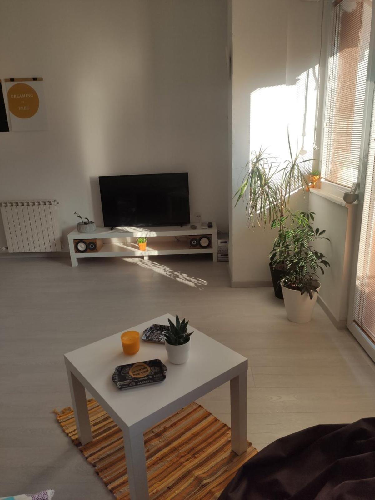 City Center White Apartment! Скопие Екстериор снимка