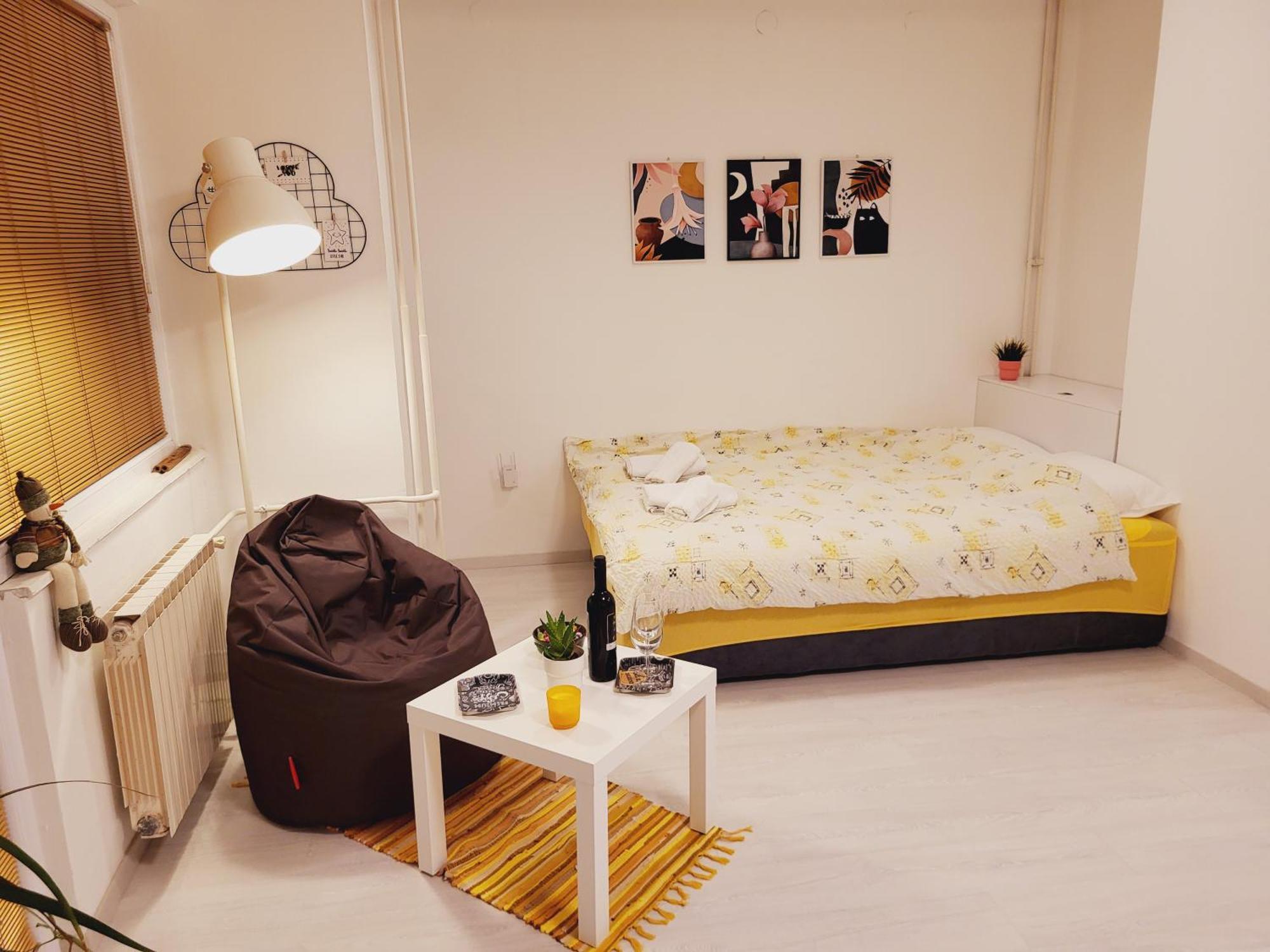 City Center White Apartment! Скопие Екстериор снимка