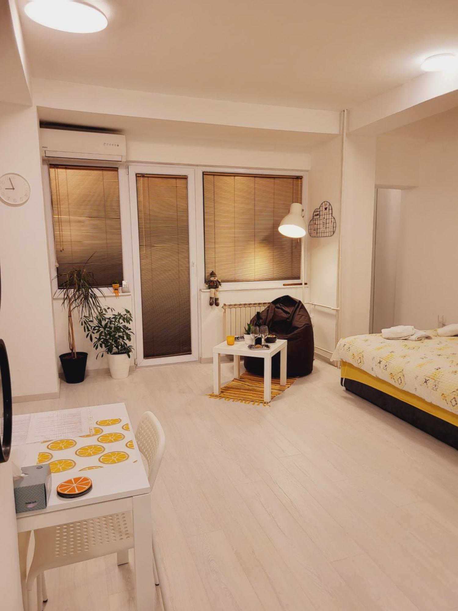 City Center White Apartment! Скопие Екстериор снимка